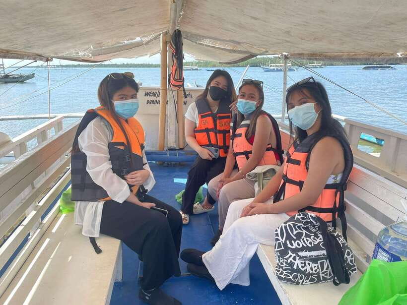 Puerto Princesa: Honda Bay Tour with Lunch - Watersports you can try: banana boat and kayak time (without overthinking it)