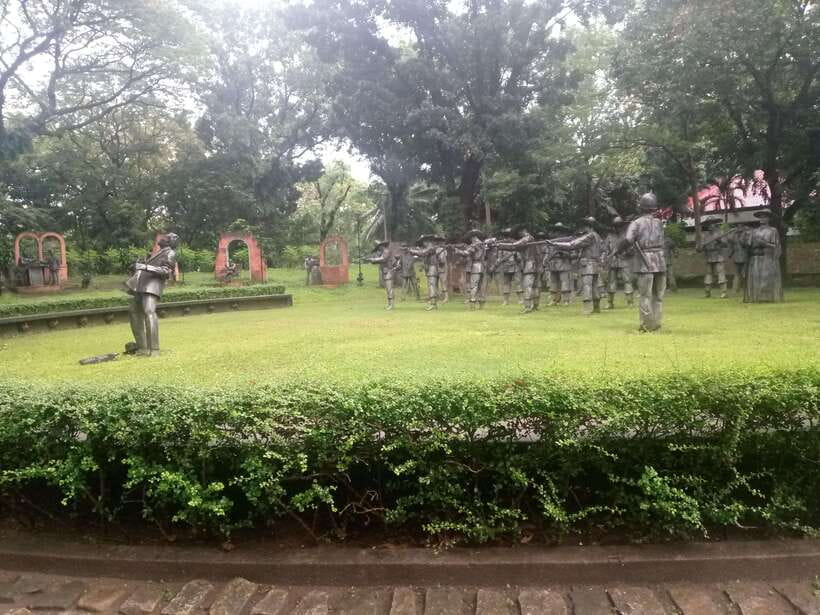 Revolutionary Tour of Manila - The Revolutionary Angle That Helps Intramuros Make Sense