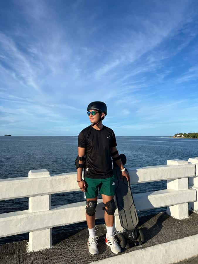 Siargao : Morning 1 Hour Guided Electric Skate Experience - Training on control: remote handling and first-roll confidence