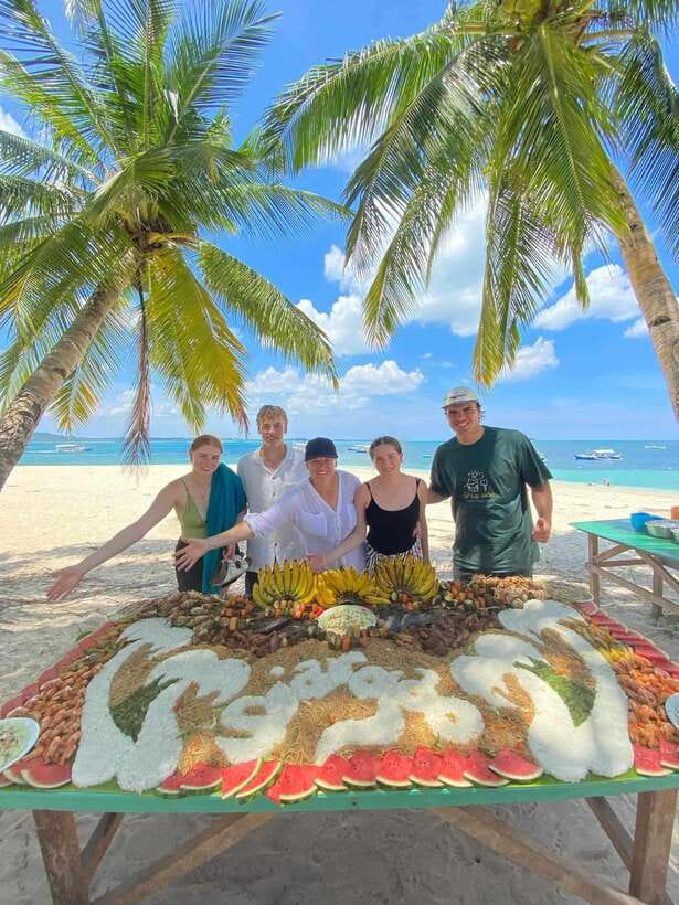 Siargao:Tri Island Hopping Naked Island, Daku, Guyam w/Lunch - Guyam Island Photo Stops, Palm Trees, and Snorkel Time