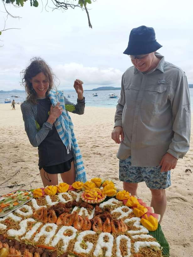 Siargao:Tri Island Hopping Naked Island, Daku, Guyam w/Lunch - What You Get for the Money, and When It Feels Like a Bargain