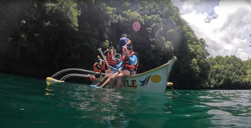 Sohoton Cove: Swim with Jellyfish & Explore Hidden Lagoons - Hagukan Cave and Magkukuob Cave: blue light, guidance, and jump options