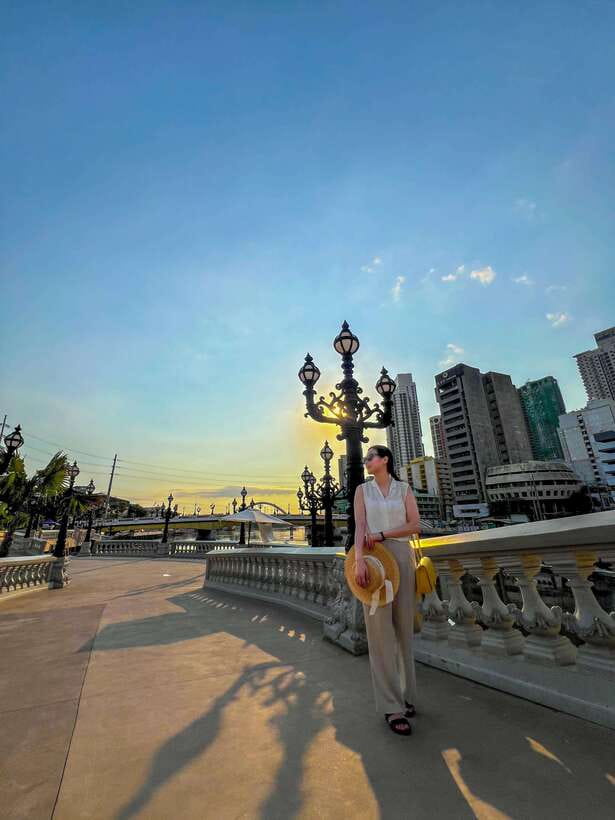Solo Traveler Friendly Manila Walk w/ Mobile Photography - Price and value: is $45 for 8 hours a good deal?