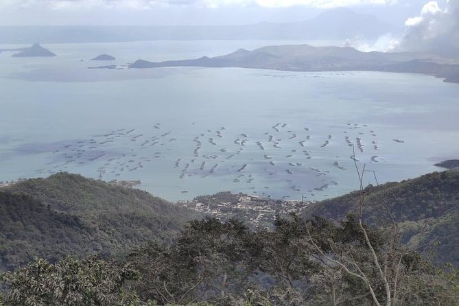 Taal Volcano Experience: Scenic Countryside and Volcano Tour - Tagaytay Point: your first safe volcano fix and the photo window