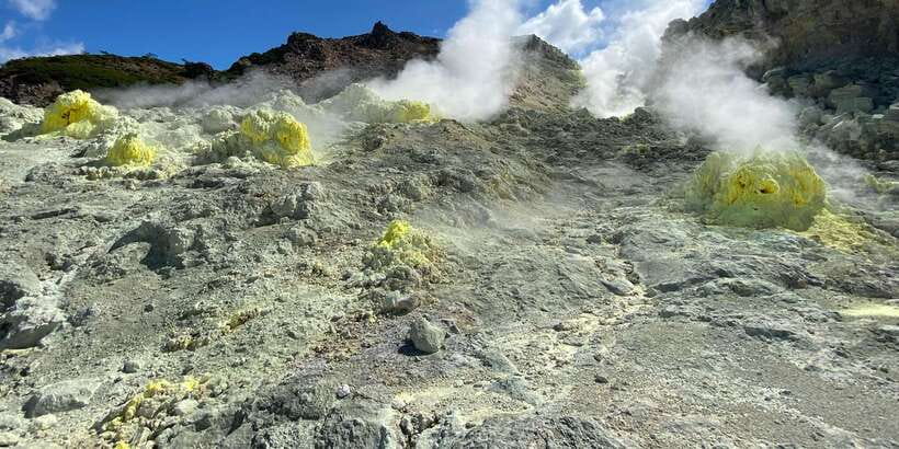 Twin Treasures: Discovering Dumaguete and Valencia - Sulfur Vents and Red Rock Hot Spring: The Main Event