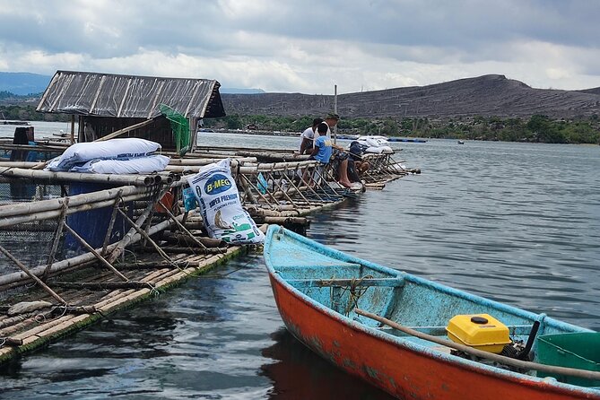 Unforgettable Manila Fishing Village Day Excursion 2024 - Riding the Local Boat and Seeing Lake Life Up Close